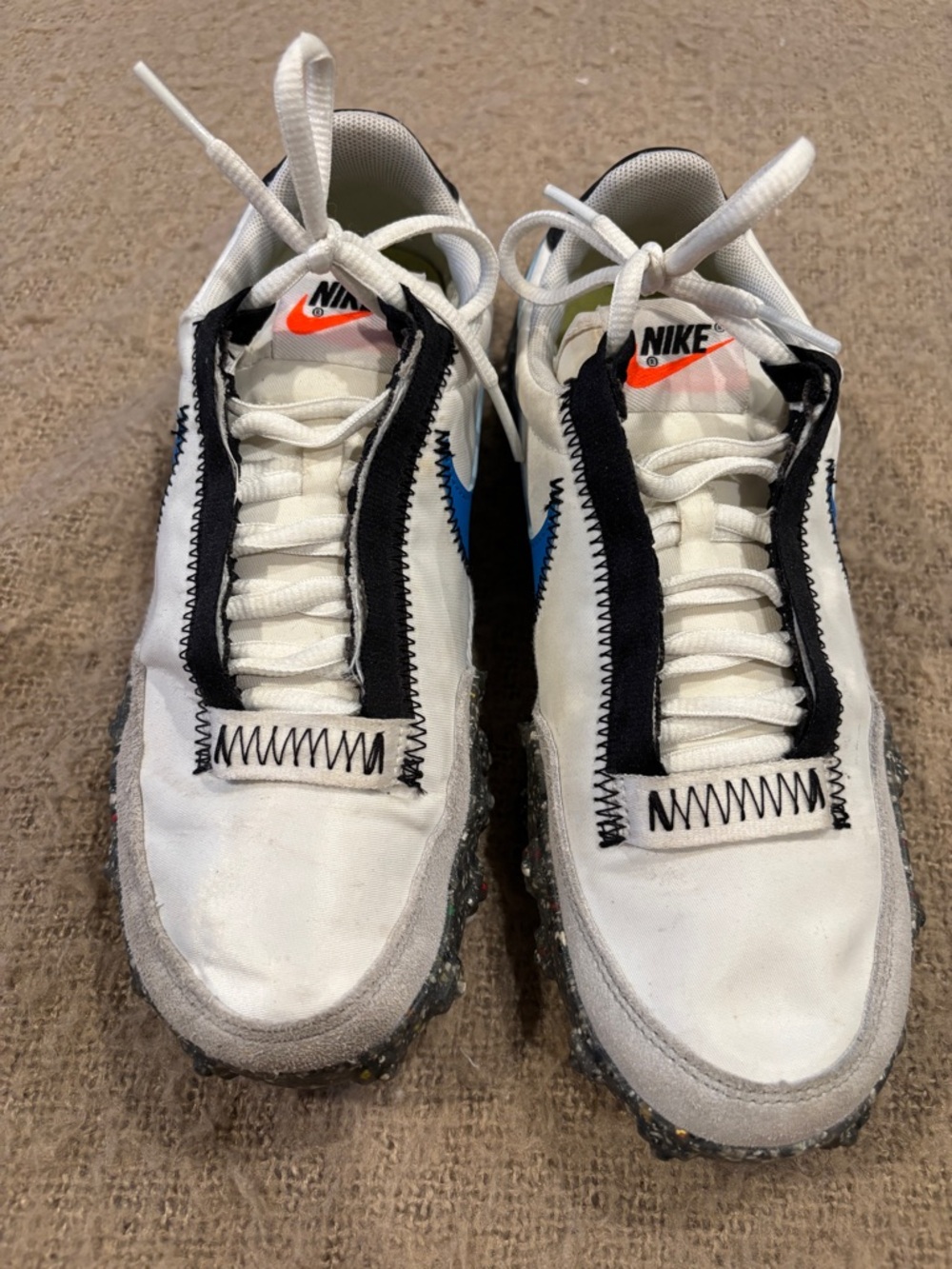 Nike Men’s White Black and Blue Casual Sneakers